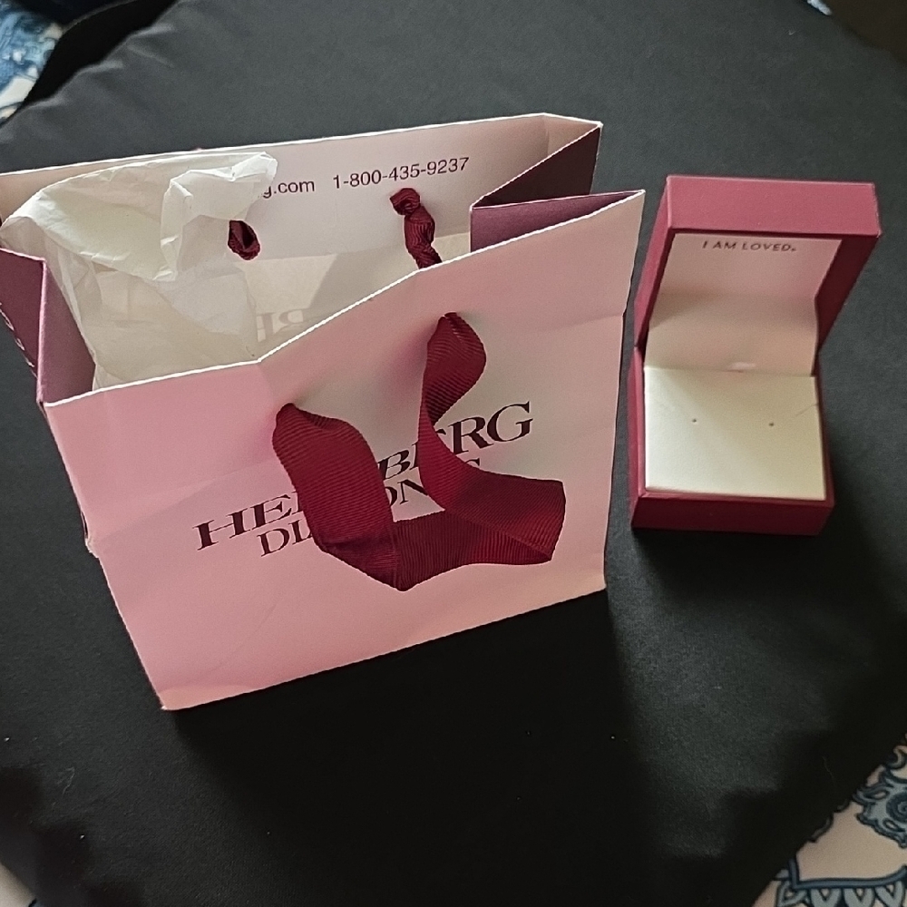 Helzberg Diamonds Burgundy and White Gift Bag and Box Set